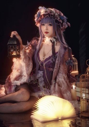 不扣纽扣的女孩