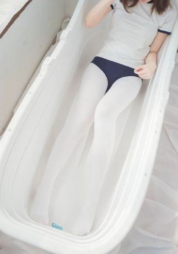 师尊被迫张腿承欢男男h图