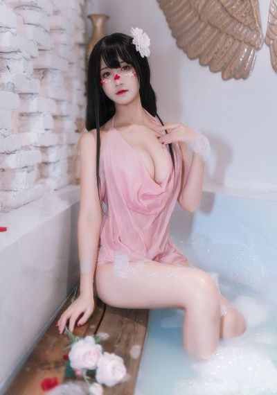 房间里的日本女人