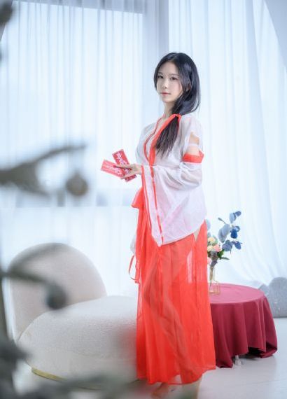 小东西我们两个c你公交车视频