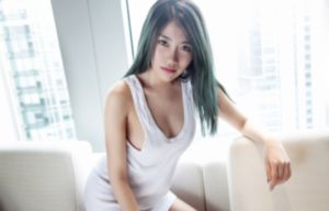 在公交车后面被c了一天