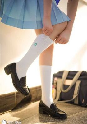 冰漪野外丰满人体1