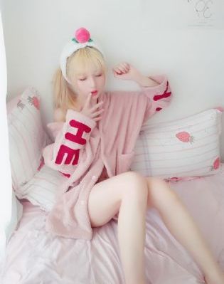 向日葵在夜晚绽放